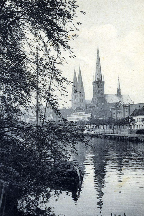 Lübeck an der Trave mit Marien- und Petrikirche